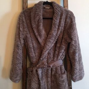 Soma Super Soft Fuzzy Robe NWOT
